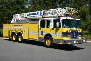 Spartan Gladiator FF Smeal Ladder Truck '2001
